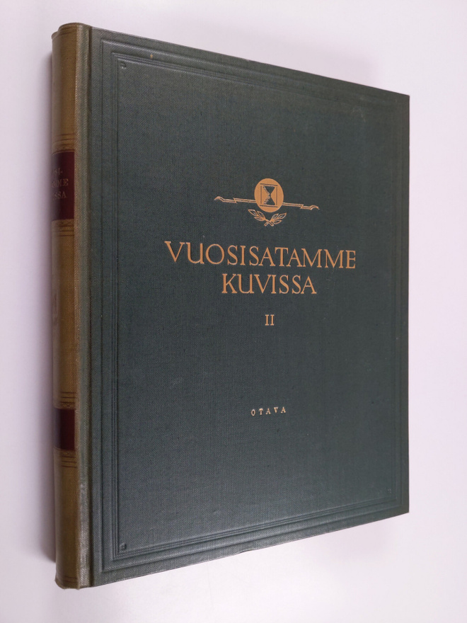 Vuosisatamme kuvissa 2 : oman aikamme historiaa