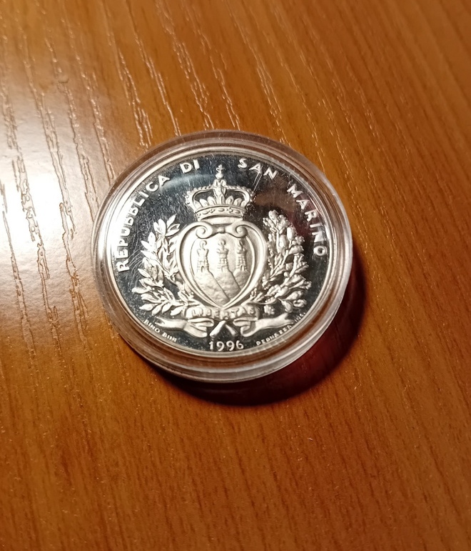 Myydään San Marino Juhlaraha