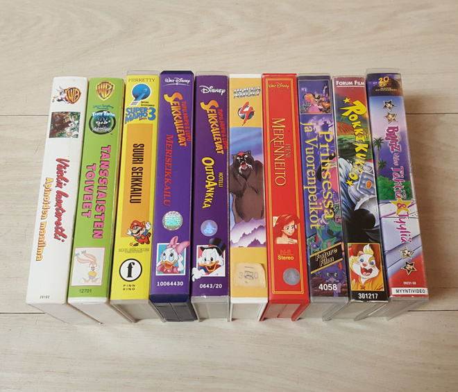 10 kpl lasten VHS-kasetit (Paketti 2)