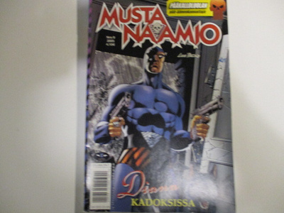 MUSTANAAMIO 9 2005
