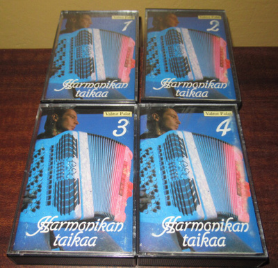 Harmonikan taikaa 1-4 c-kasetit