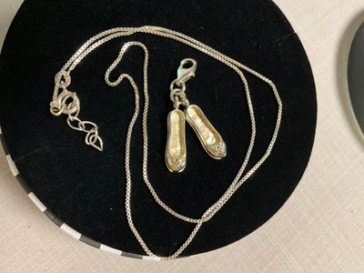 THOMAS SABO balettitossu riipus charm ja hopea ketju