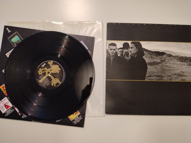 U2