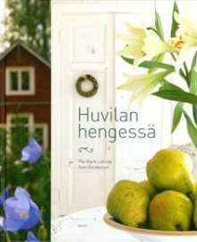 Pia-Maria Lehtola - Huvilan hengessä