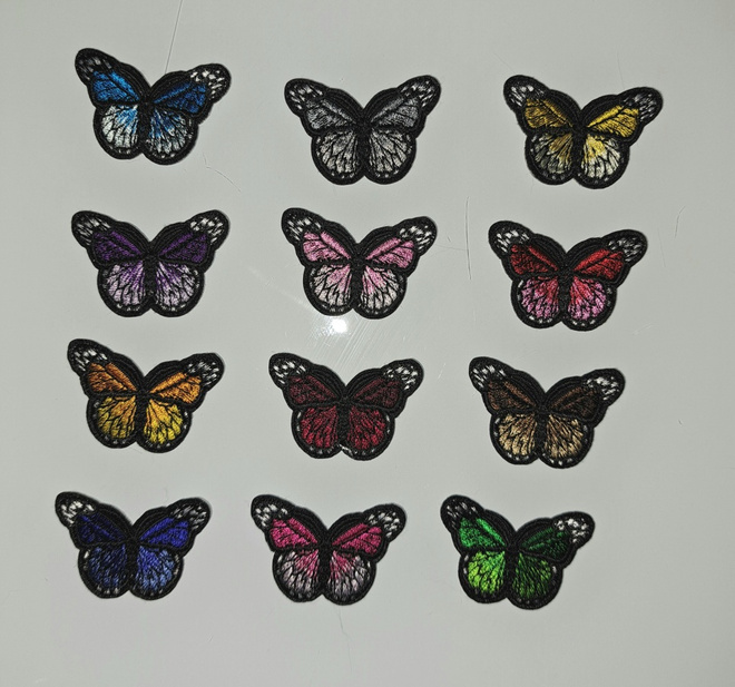 Värikäs perhonen kangasmerkki 4.5*3cm