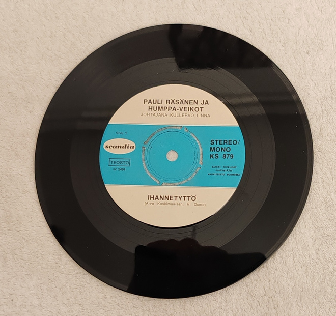 Pauli Räsänen Ja Humppaveikot Ihannetyttö 7"Single