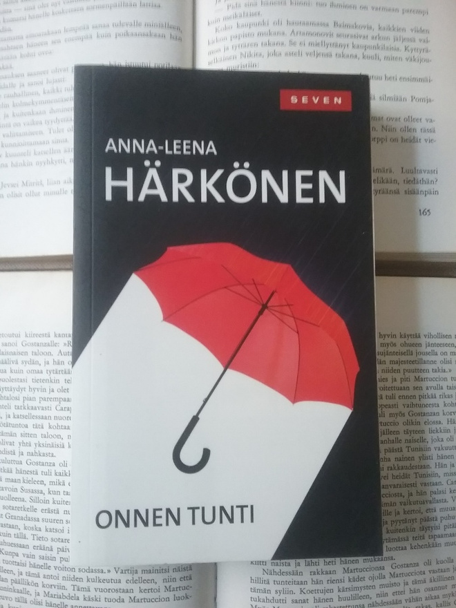 Anna-Leena Härkönen - Onnen tunti (pokkari)