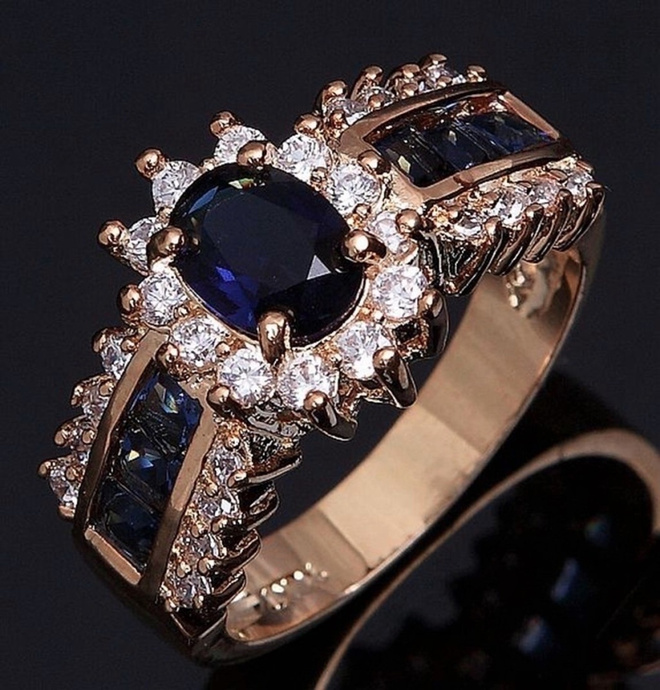 62 .. 18k Kulta Duble Blue Sapphire / Crystal .. Sormus