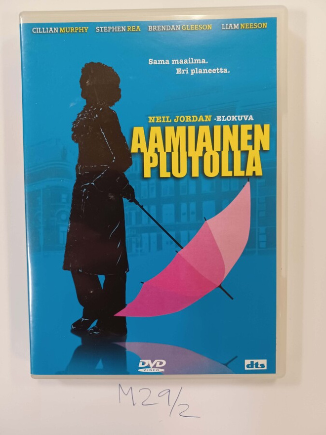 Neil Jordan: Aamiainen Plutolla