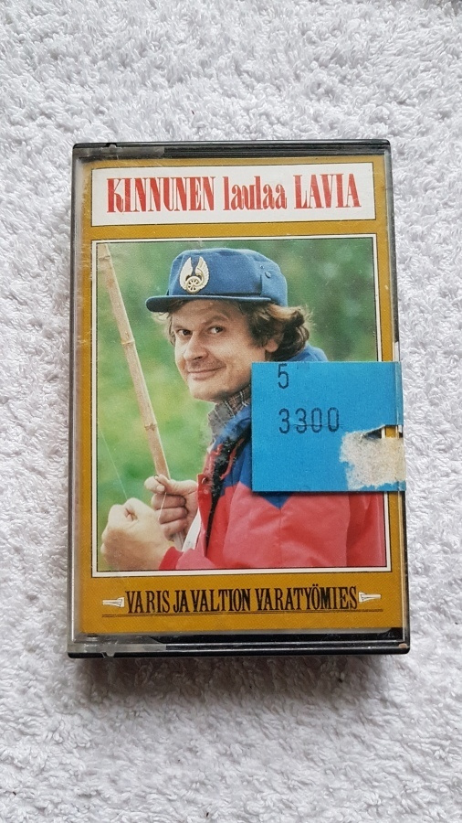 Heikki Kinnunen – Kinnunen Laulaa Lavia C-KASETTI