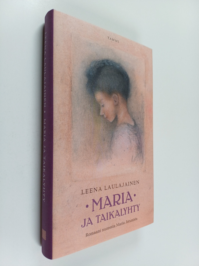 Leena Laulajainen : Maria ja taikalyhty : romaani nuorest...