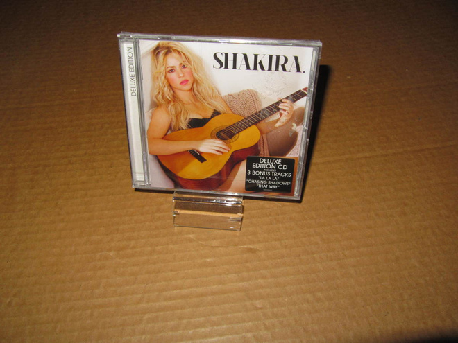 Shakira CD Shakira Deluxe Edition v.2013 UUSI !