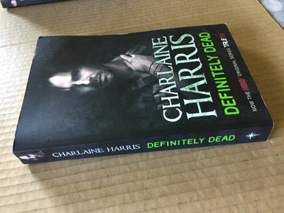 CHARLAINE HARRIS DEFINITELY DEAD HYVÄ