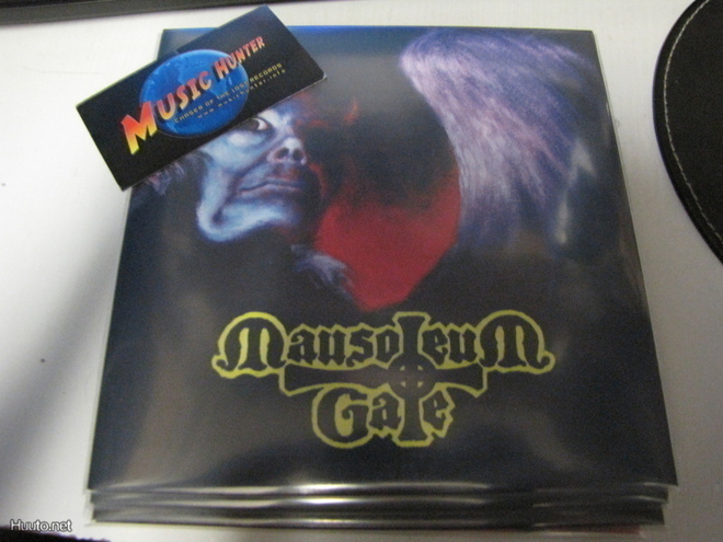 MAUSOLEUM GATE-OBSESSED BY METAL / INFERNAL 7'' UUSI