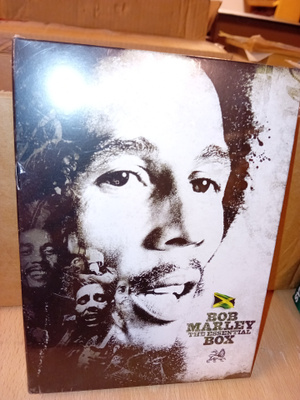 6cd Bob Marley : The Essential Box ( UUSI ) SIS POSTIKULU