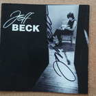 Jeff Beck - Nimikirjoitus cd-vihkon kannessa - pikkukuva 1