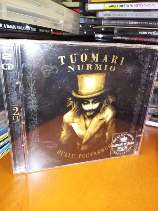 2CD TUOMARI NURMIO :  HULLU PUUTARHURI ( SIS POSTIKULU )