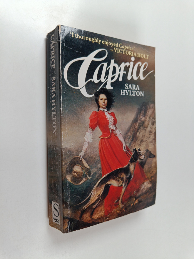 Sara Hylton : Caprice