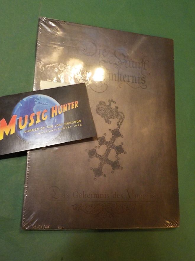 DIE KUNST DER FINSTERNIS UUSI CD