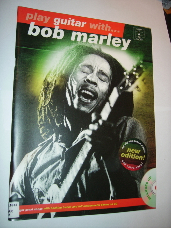 Play Guitar with Bob Marley Nuottikirja+CD (Sis.postikulut)
