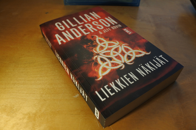 Gillian Anderson: Liekkien näkijät, pokkari, hyvä