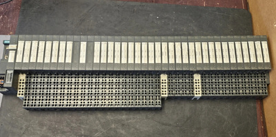 Siemens ET 200S 6ES7151-1AA05 + 37 moduulia – toimiva