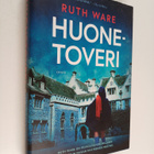 Ruth Ware : Huonetoveri - pikkukuva 1