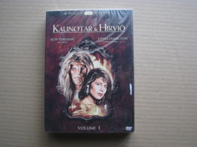 KAUNOTAR JA HIRVIÖ -  uusi, muoveissa ( linda hamilton )