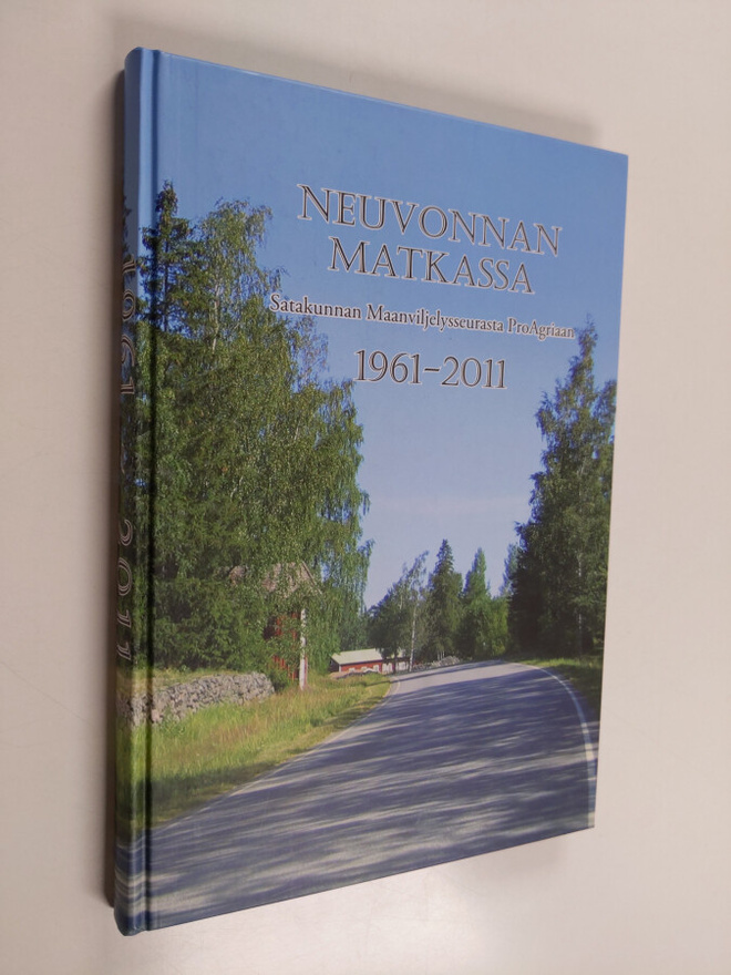 Marjaana ym. (toim.) Perttula : Neuvonnan matkassa : Sata...