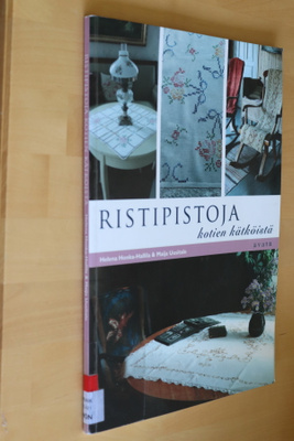 Honka-Hallila & Uusitalo : Ristipistoja kotien kätköistä