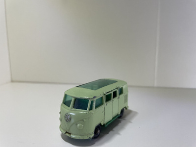 Lesney Volkswagen Caravette leluauto 60-luvulta