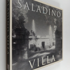 John Saladino : Villa - pikkukuva 1
