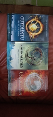 Outolintu ja Kapinallinen , Veronica Roth kovakantiset