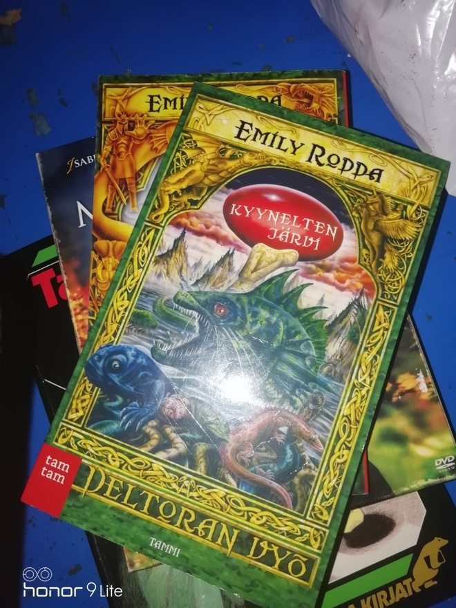 Emily Rodda Kyynelten järvi ja hiljaiset metsät