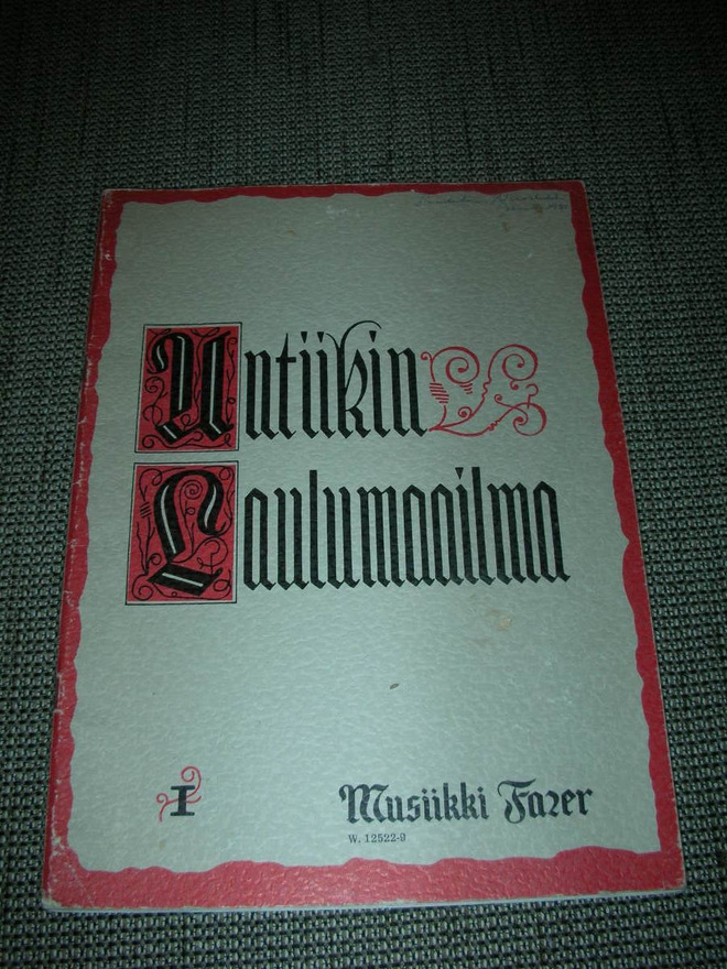 Nuottikirja Antiikin laulumaailma 1