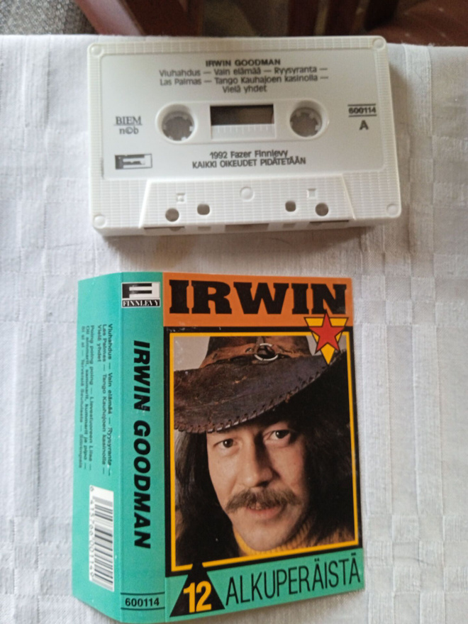 C- KASETTI: IRWIN GOODMAN : 12 ALKUPERÄISTÄ
