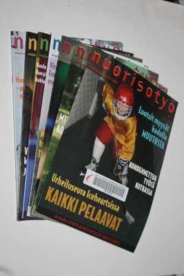 Nuorisotyö 1-5, 7-8/2004 (nro 6 puuttuu)
