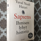 Harari: Sapiens. Ihmisen lyhyt historia - pikkukuva 1