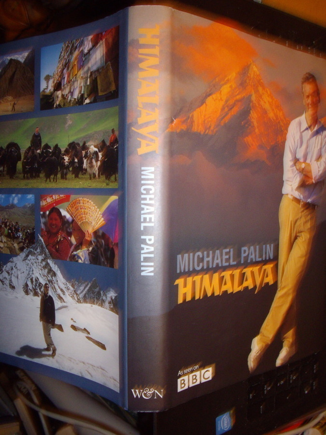 Michael Palin : HIMALAYA  ( 1 p. 2004 ) Sis. postikulun