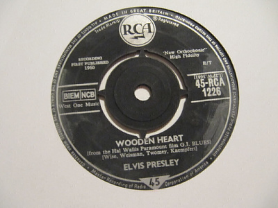 Elvis Presley Wooden Heart 7" sinkku UK RCA 1226