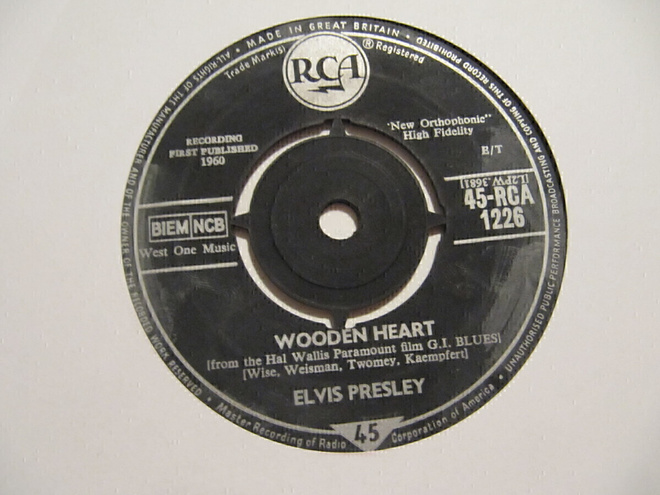 Elvis Presley Wooden Heart 7" sinkku UK RCA 1226