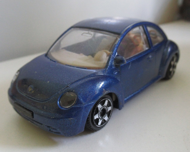 Volkswagen New Beetle 1:43 pienoismalli
