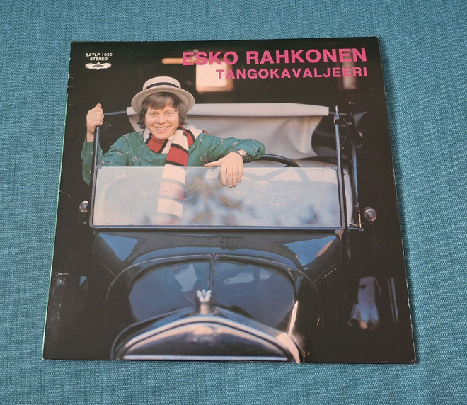 ESKO RAHKONEN Tangokavaljeeri SATLP 1020 1975 Suomi
