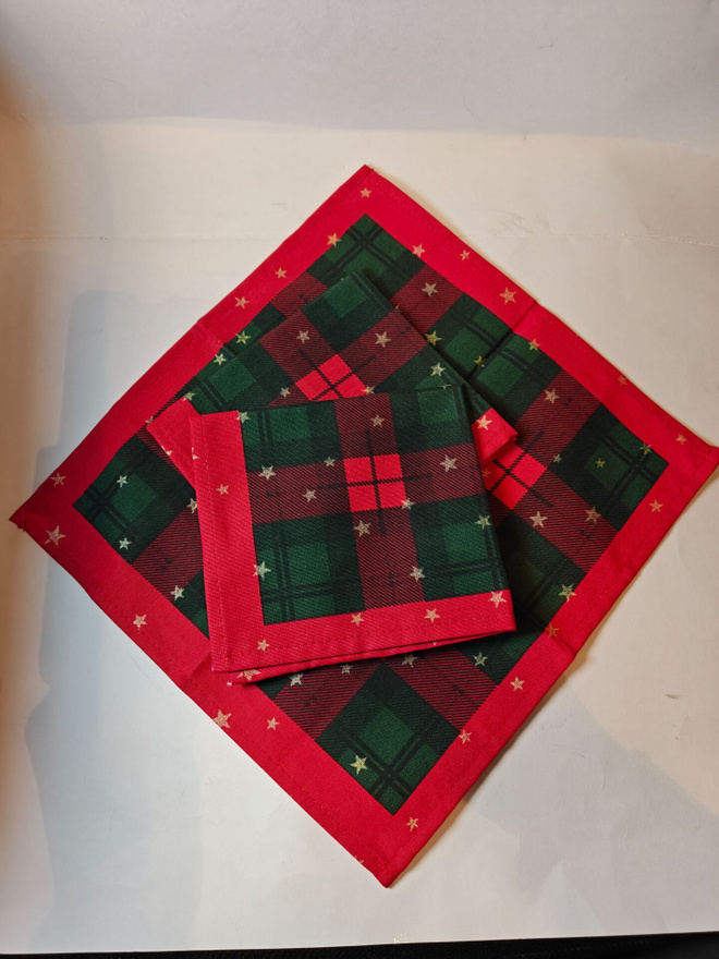 Jouluiset pöytäliinat 3kpl 29x27 cm