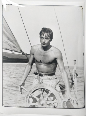 Pressikuva: Kuuma aurinko (Alain Delon)