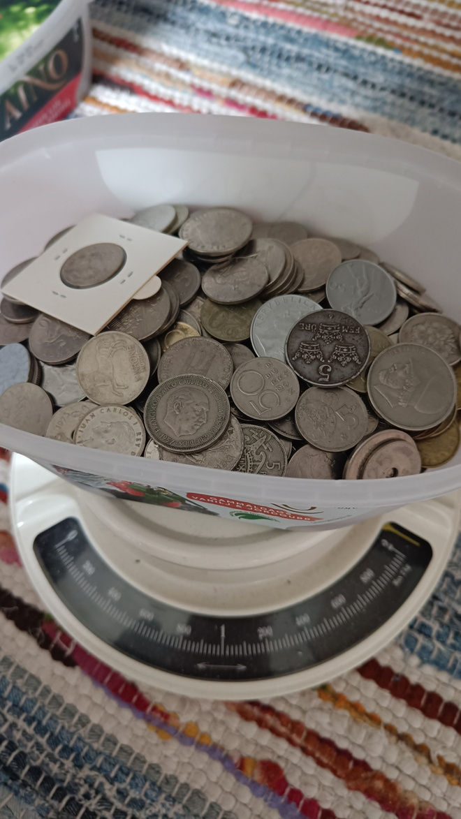 Ulkomaalaisia kolikoita n.2kg