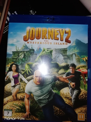 Journey 2 the mysterious island