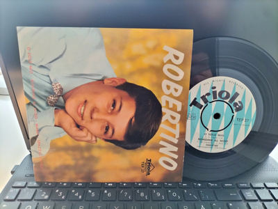 ROBERTINO, S/T (O sole mio ym.) 7'' EP DEN -61 SIISTI !!