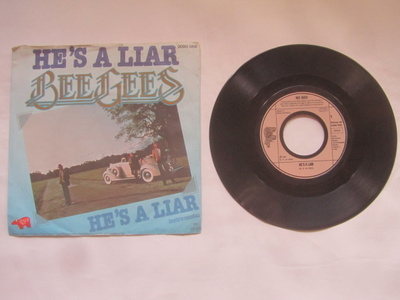 Bee Gees: He´s A Liar    7" single  1981