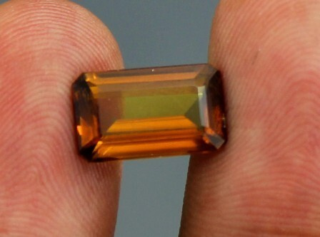Bastnasiitti 4.94 ct hyvä väri ja puhtaus Zagi harvinainen